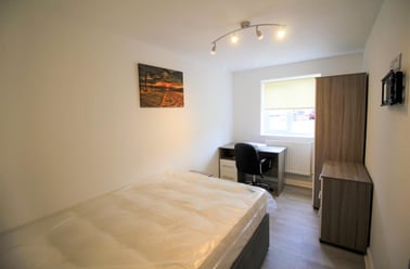 Fletcher Road, Beeston - Image 2